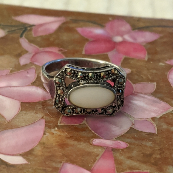 GORGEOUS Antique/Vintage 1950's Sterling Silver Ring with Real Diamonds - Picture 4 of 16